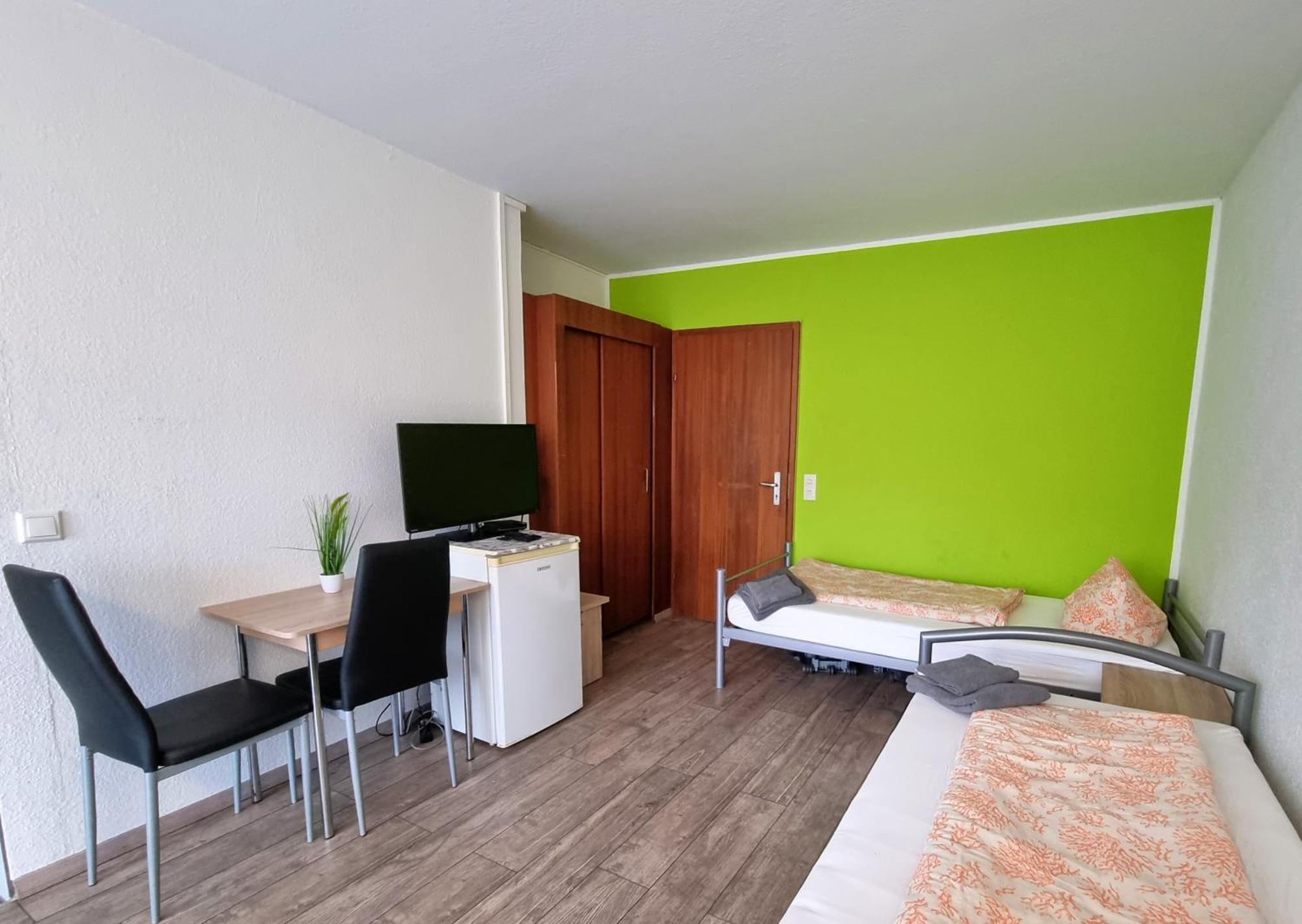 Monteurzimmer - Karlsbad Extérieur photo