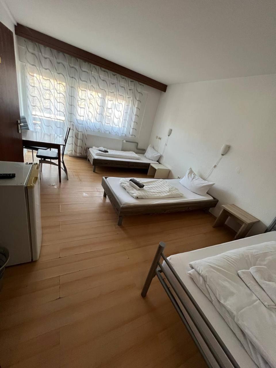 Monteurzimmer - Karlsbad Extérieur photo